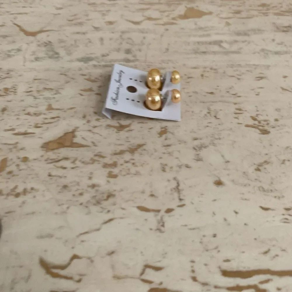 Yellow pearl earrings - Picture 7 of 7